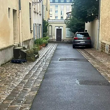 Deux Pieces A 5 Min Du Chateau Free Parking *